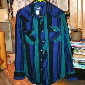 Mens size medium snap up wrangler flannel shirt